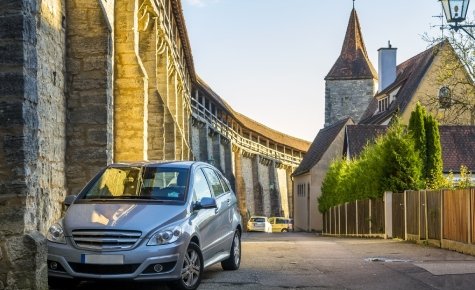 book maxi taxi for airport transfers across perth